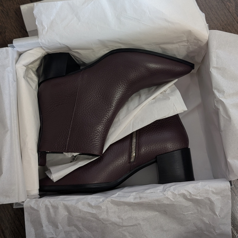 *BRAND NEW* EVERLANE Burgundy Italian Leather Boots